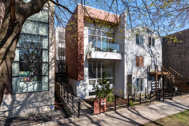 property at 1831 N Marshfield Ave
