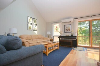 3 Lakeview Pl in Grantham, NH - Building Photo - Building Photo