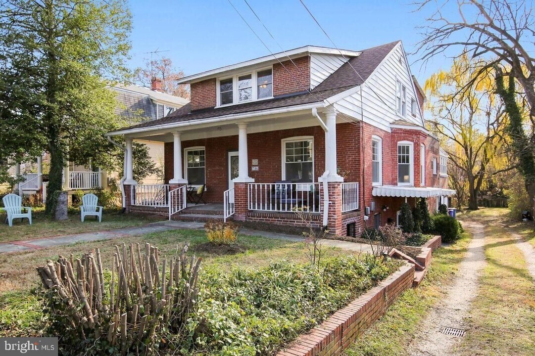746 Thayer Ave in Silver Spring, MD - Building Photo