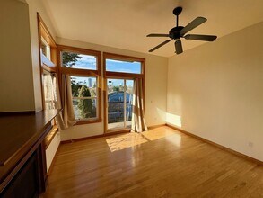 2219 E Spruce St in Seattle, WA - Building Photo - Building Photo