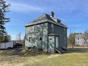 47470 Gundlach Rd in Houghton, MI - Foto de edificio - Building Photo
