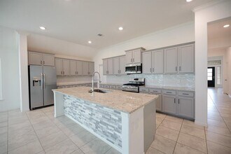 9326 Hartford Valley Trail in Baytown, TX - Building Photo - Building Photo