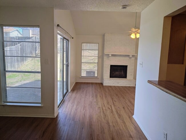 1114 Royal Crest Dr in Killeen, TX - Building Photo - Building Photo