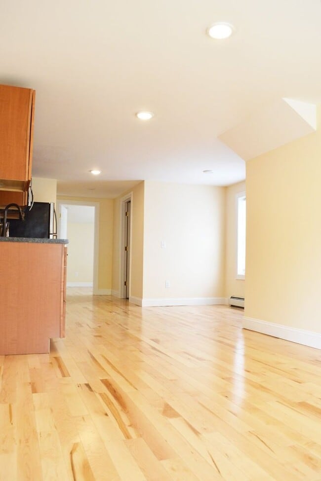 214 North Ave in Burlington, VT - Foto de edificio - Building Photo