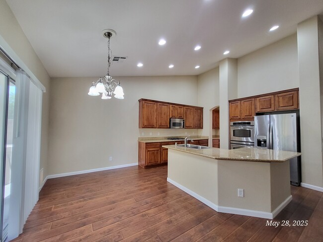 8672 Blakely Ct in Las Vegas, NV - Building Photo - Building Photo