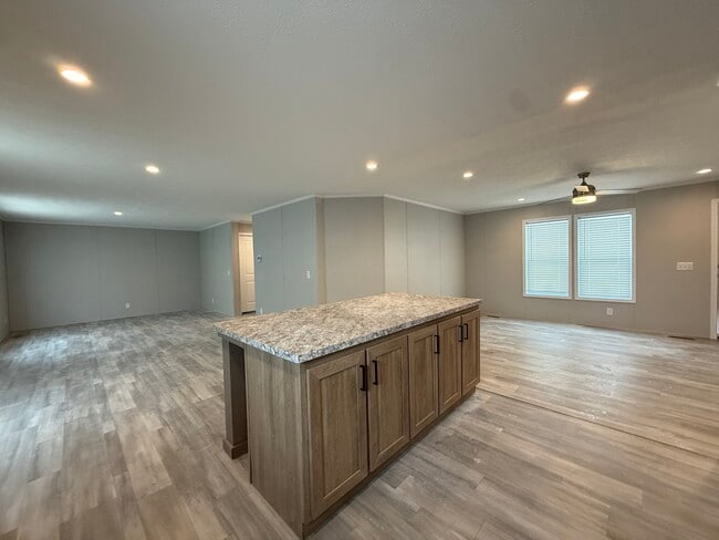 29811 W Essex Ct in New Baltimore, MI - Building Photo - Building Photo