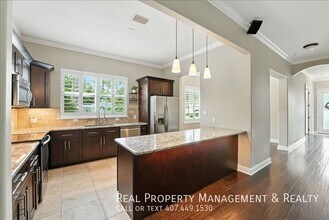 2300 E Central Blvd in Orlando, FL - Building Photo - Building Photo