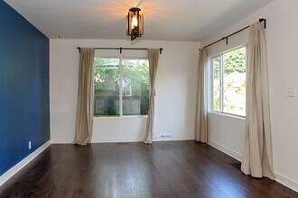 9533 N Buchanan Ave in Portland, OR - Building Photo - Building Photo