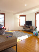 255 Derby St in Newton, MA - Building Photo - Building Photo