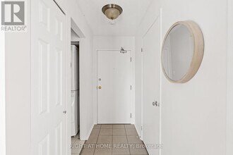 250-250 Brittany Dr in Ottawa, ON - Building Photo - Building Photo