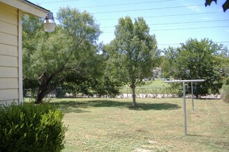 631 J St in San Antonio, TX - Building Photo - Building Photo