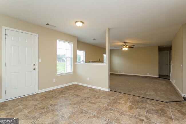 6792 Foxfire Pl in Atlanta, GA - Building Photo - Building Photo