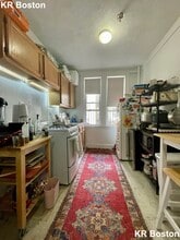1637 Commonwealth Ave in Boston, MA - Building Photo - Building Photo