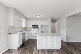 8929 Hauser St in Lenexa, KS - Building Photo - Building Photo