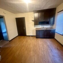 1007 Nathaniel Rd in Cleveland, OH - Building Photo - Building Photo