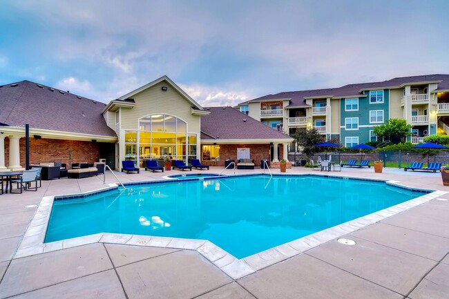 RidgePointe at Gleneagle in Colorado Springs, CO - Foto de edificio - Building Photo