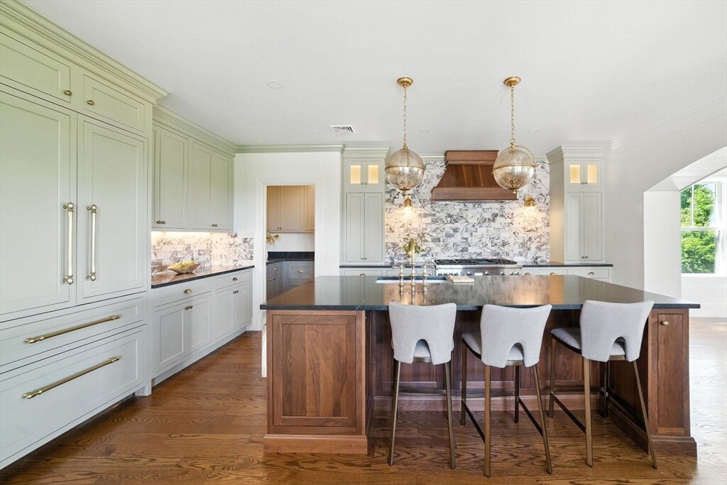 197 Winchester St in Brookline, MA - Building Photo