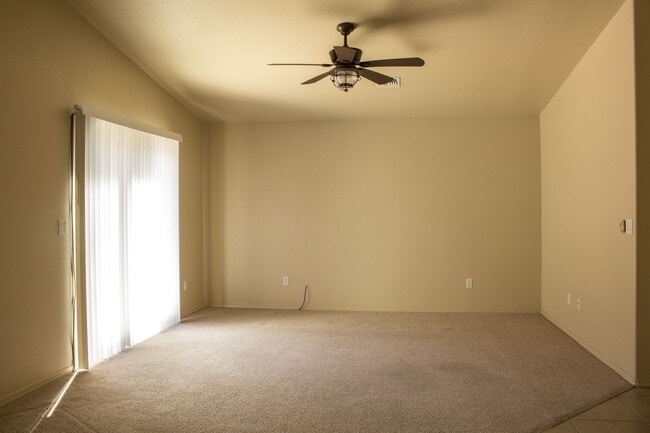 220 Geronimo Blvd in Lake Havasu City, AZ - Building Photo - Building Photo