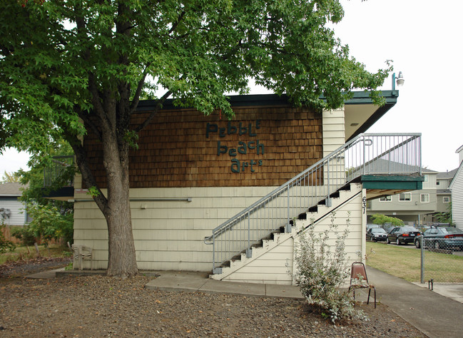 Pebble Beach Apartments in Eugene, OR - Building Photo - Building Photo