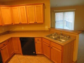 121-125 Nordic Way in Slinger, WI - Building Photo - Building Photo