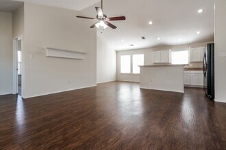 913 Honey Locust Ln in Crowley, TX - Building Photo - Building Photo