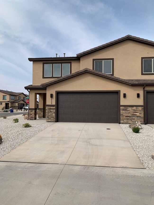 property at 520 W 540 N