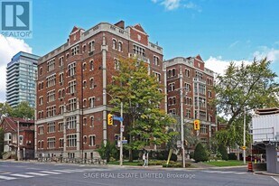 150 Balmoral Ave in Toronto, ON - Building Photo