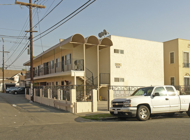 1322 2nd Ave in Los Angeles, CA - Foto de edificio - Building Photo