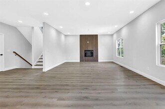 5719 Calm Valley Point in Flowery Branch, GA - Building Photo - Building Photo