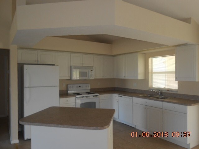 1605 Nelson Rd N in Cape Coral, FL - Building Photo - Building Photo