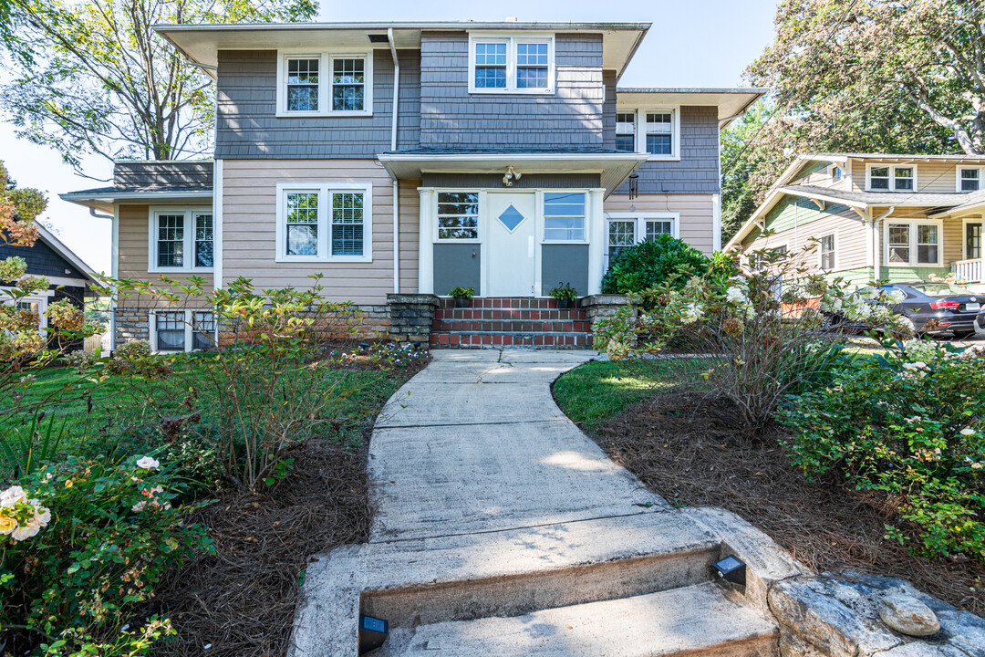 24 Majestic Ave in Asheville, NC - Building Photo