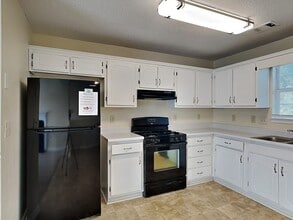 114 Hampton Oaks Dr in Hampton, GA - Foto de edificio - Building Photo