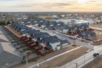 Copper Trail Townhomes in Owasso, OK - Building Photo - Building Photo