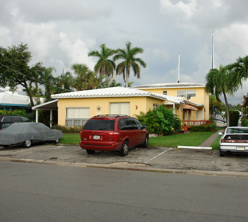 Hendricks Isle Apts. & Docks in Fort Lauderdale, FL - Foto de edificio