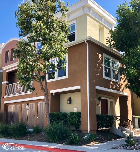 3152 Lighthouse Ridge Ln in San Diego, CA - Foto de edificio