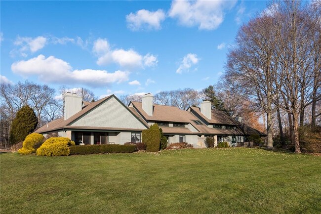 21 Shadow Farm Way in South Kingstown, RI - Building Photo - Building Photo