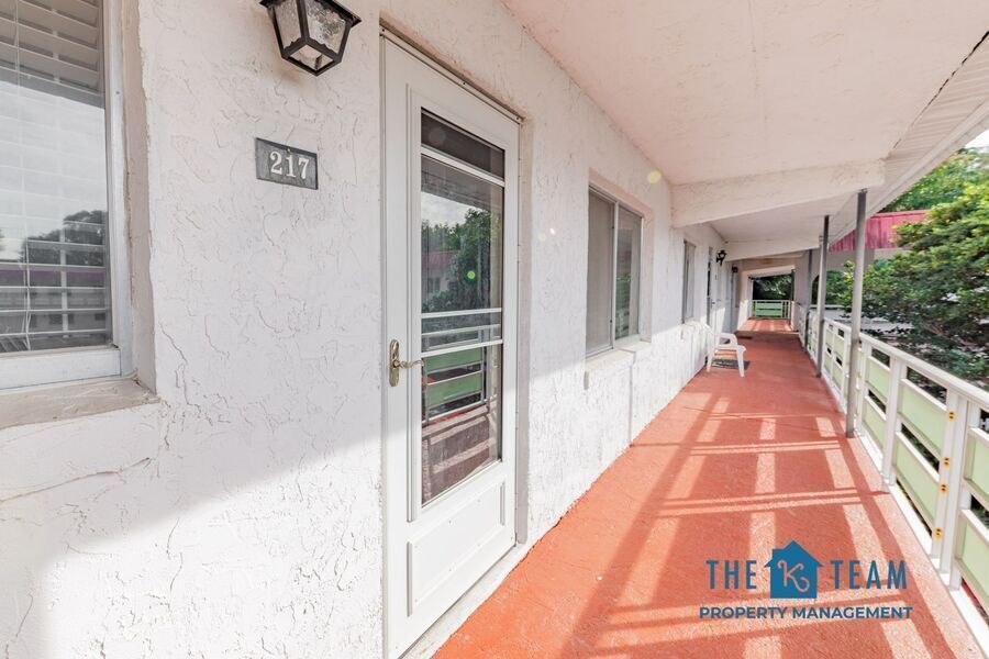 1100 Martinique Dr in Winter Haven, FL - Building Photo