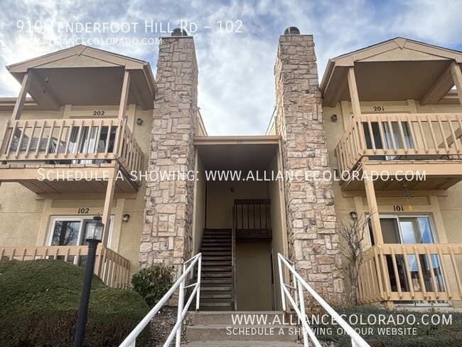 910 Tenderfoot Hill Rd in Colorado Springs, CO - Building Photo - Building Photo