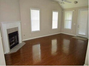 1220 Misty Isle Dr in Memphis, TN - Building Photo - Building Photo