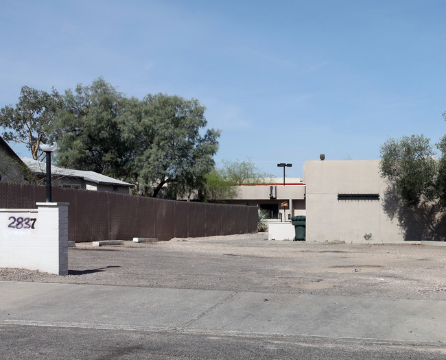 2837 N Euclid Ave in Tucson, AZ - Foto de edificio - Building Photo