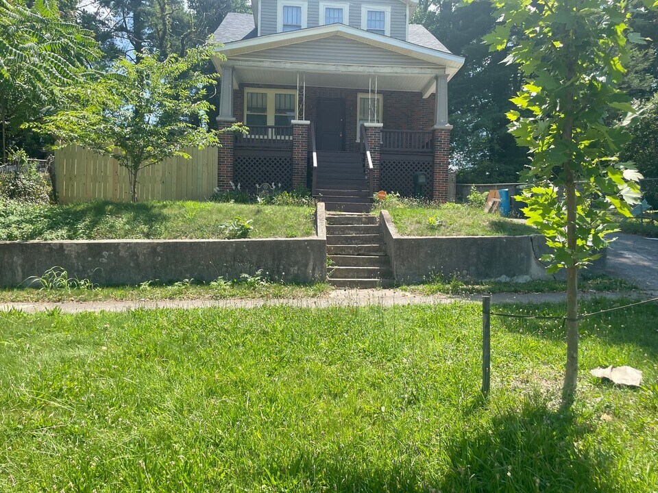 2206 Staunton Ave NW in Roanoke, VA - Building Photo