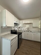 332 W Mandalay Dr in San Antonio, TX - Building Photo - Building Photo