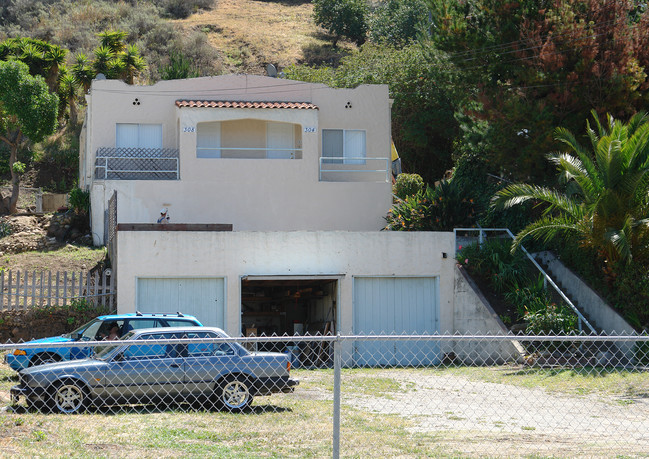 304-308 Wall St in Ventura, CA - Building Photo - Building Photo