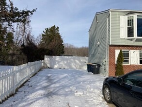 3804 Charred Oak Dr in Fort Washington, MD - Building Photo - Building Photo