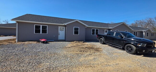 715 N 35th St in Herrin, IL - Building Photo - Building Photo