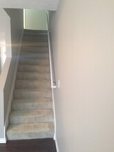 1208 Riviera Dr, Unit Private in Bloomington, IL - Foto de edificio - Building Photo