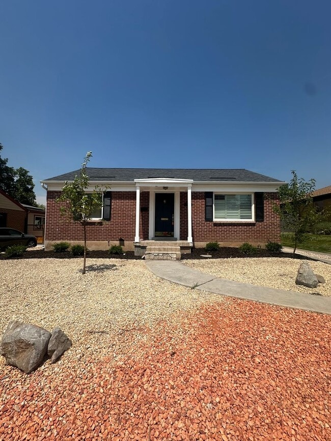 2235 Westminster Ave