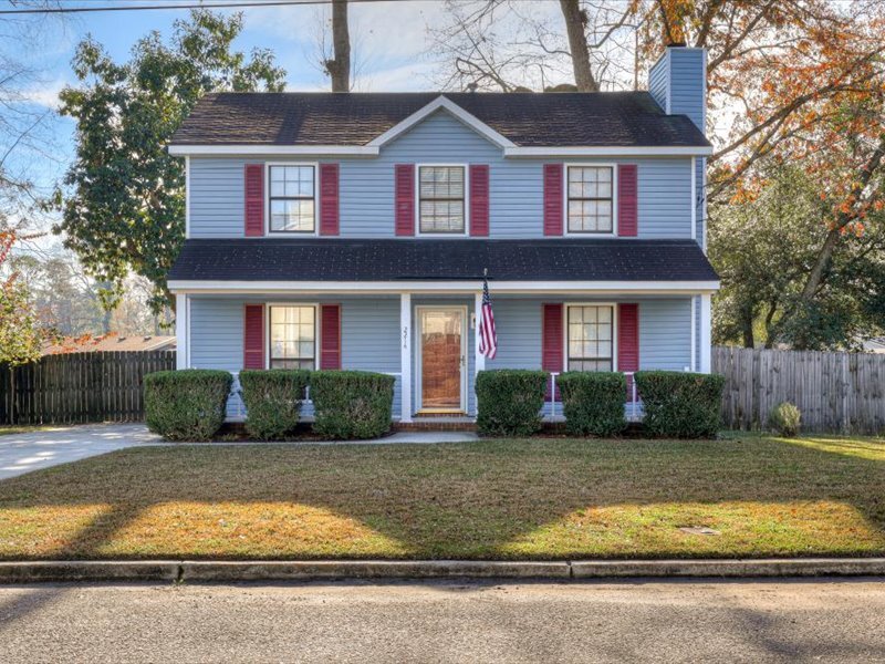 2214 Pleasant Dr in Augusta, GA - Building Photo
