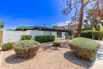 3710 E Altadena Ave in Phoenix, AZ - Foto de edificio - Building Photo