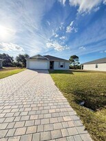 5019 Moon Ln in La Belle, FL - Building Photo